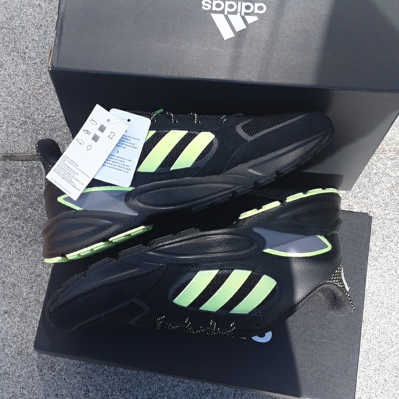 Adidas - Picture 3 of 8